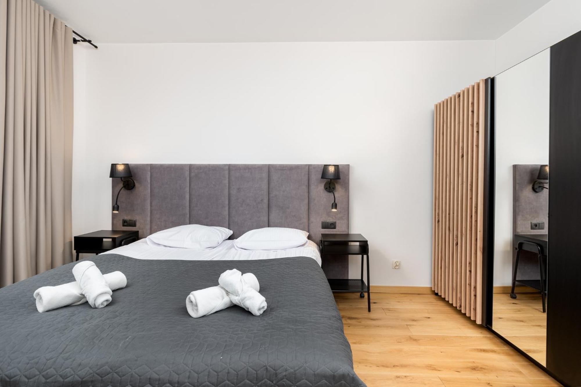 Revesen Premium Apartments Krakow Bagian luar foto