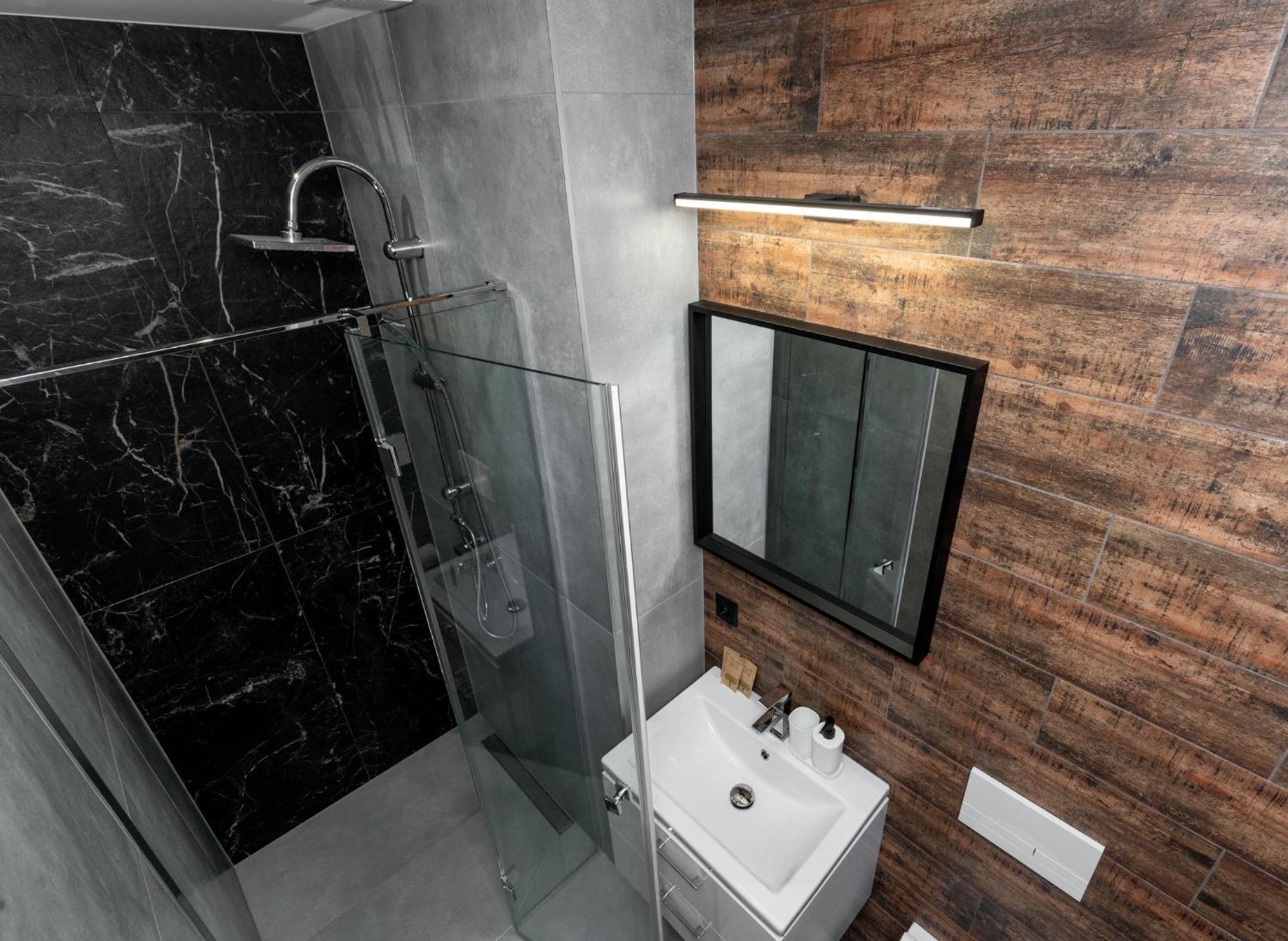 Revesen Premium Apartments Krakow Bagian luar foto