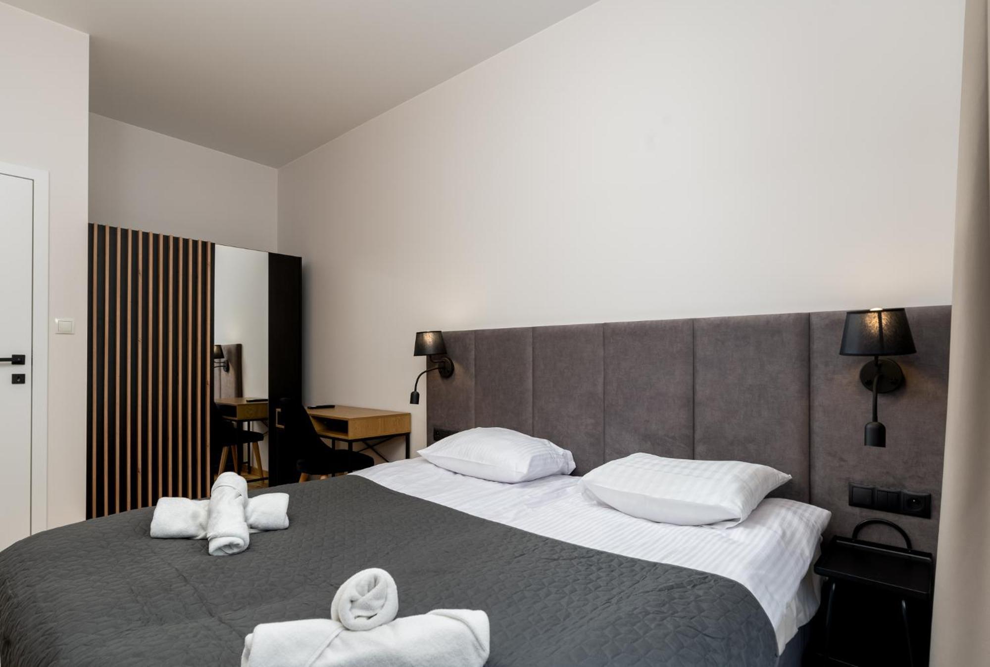 Revesen Premium Apartments Krakow Bagian luar foto