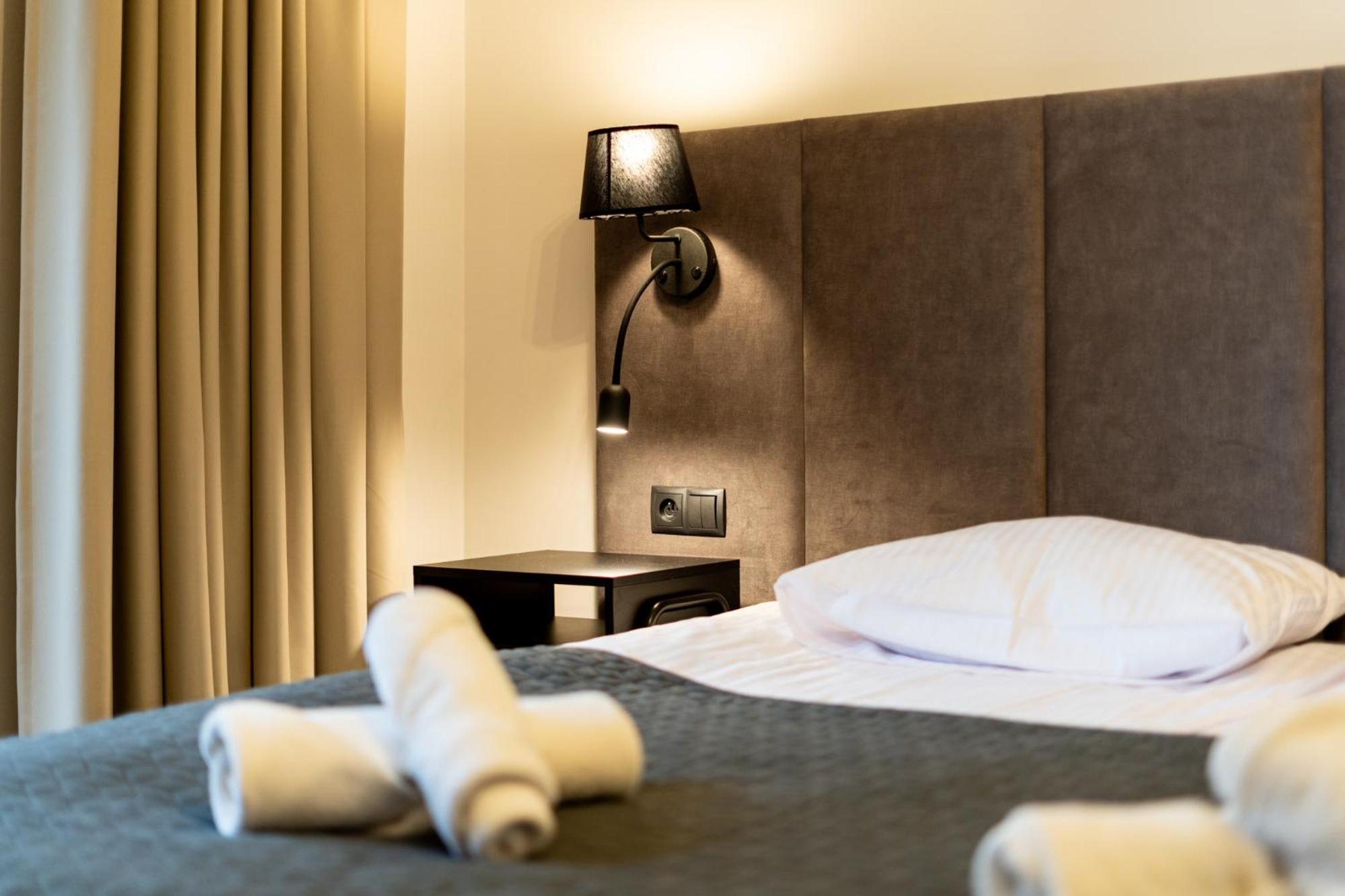 Revesen Premium Apartments Krakow Bagian luar foto
