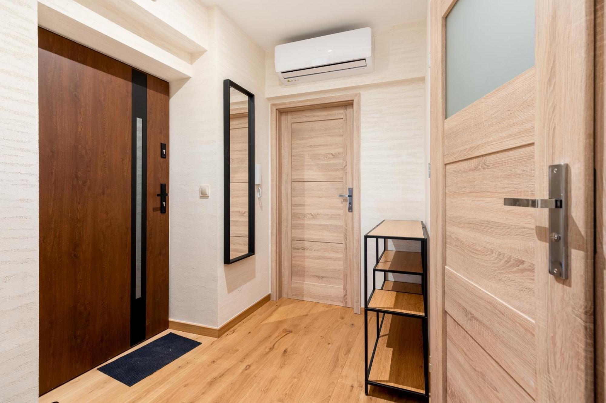 Revesen Premium Apartments Krakow Bagian luar foto