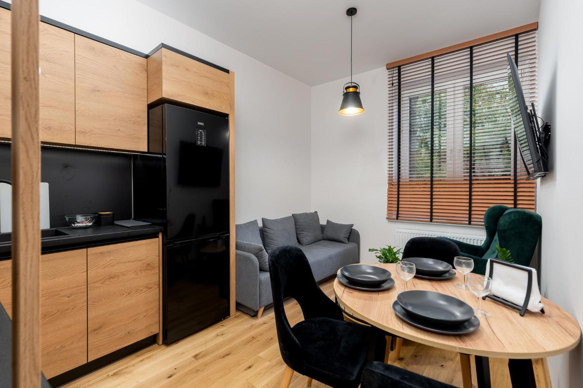 Revesen Premium Apartments Krakow Bagian luar foto