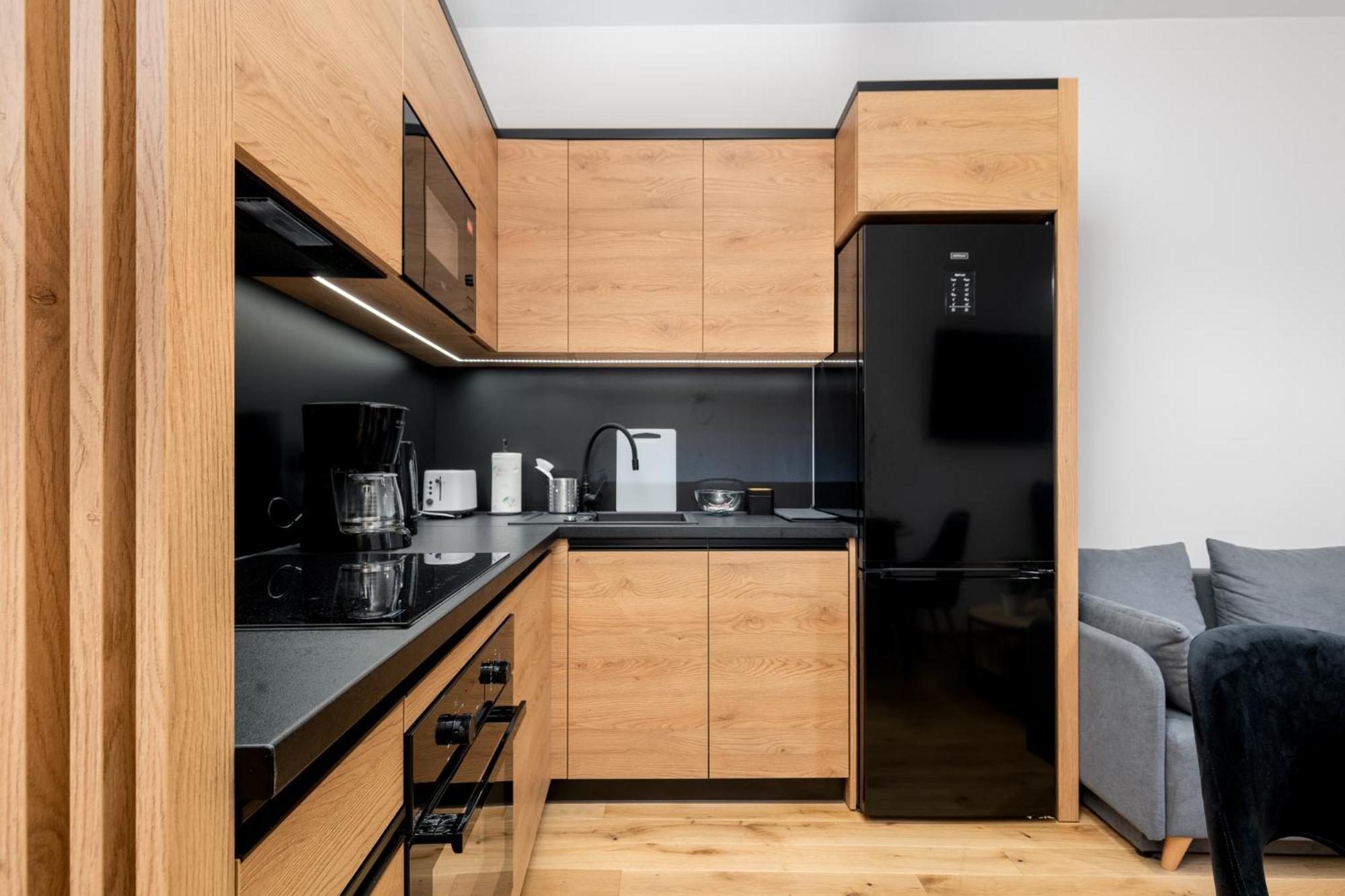 Revesen Premium Apartments Krakow Bagian luar foto